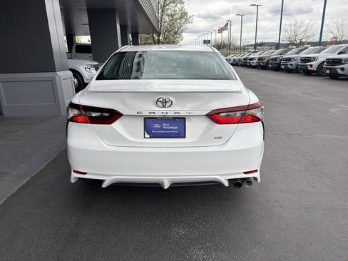 Used 2017 Ford Escape SE w/ Equipment Group 201A image 5