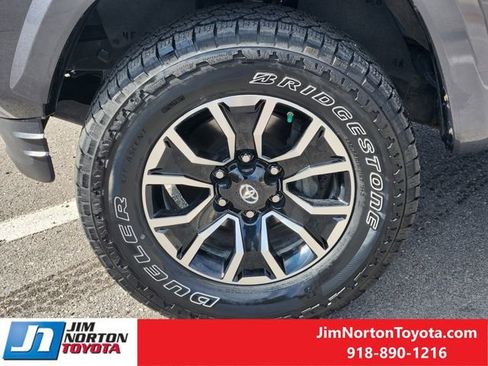 Used 2020 Toyota Tacoma TRD Sport image 13