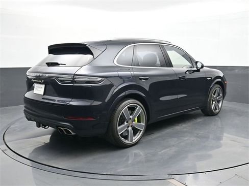 Certified 2023 Porsche Cayenne Turbo S image 23