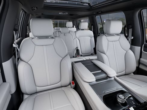 New 2026 Jeep Grand Wagoneer 4WD w/ Premium Group I image 16