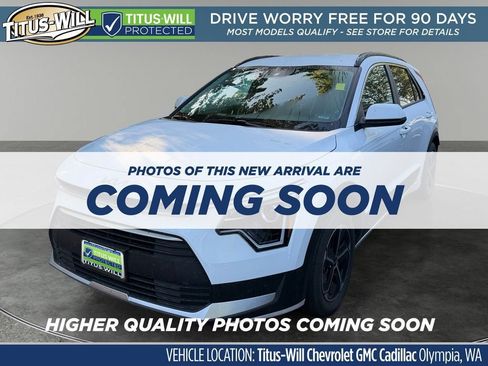 Used 2025 Kia Niro LX FWD image 2