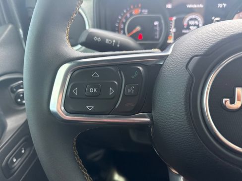 Used 2024 Jeep Wrangler Unlimited Sahara AWD/4WD image 16