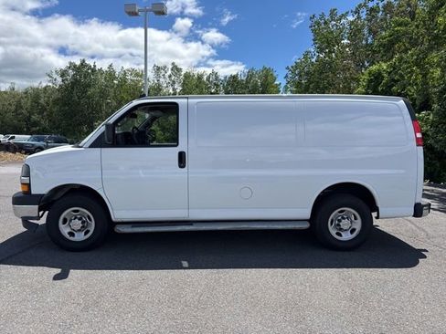 Used 2024 Chevrolet Express 2500 w/ Driver Convenience Package RWD image 8
