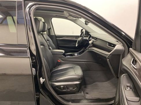 Used 2022 Jeep Grand Cherokee L Limited image 28