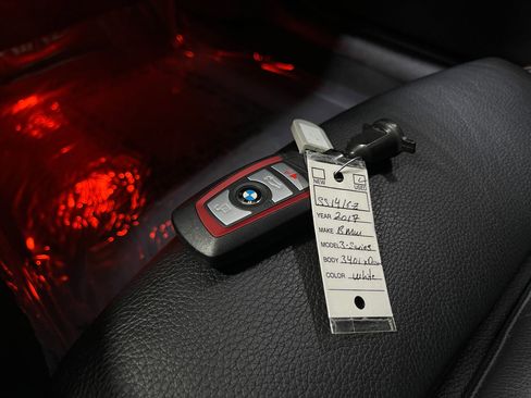 Used 2017 BMW 340i xDrive Sedan AWD/4WD image 35