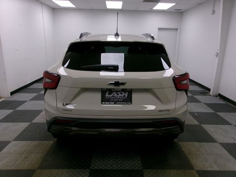 Used 2026 Chevrolet Trax ACTIV w/ Driver Confidence Package FWD image 12