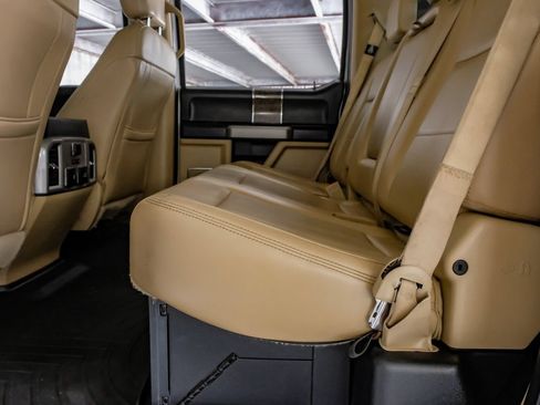 Used 2019 Ford F250 Lariat w/ Lariat Ultimate Package AWD/4WD image 38