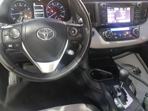 Used 2018 Toyota RAV4 XLE image 11