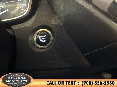 Used 2025 Toyota Corolla SE image 36