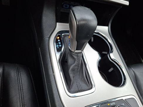 Used 2019 Jeep Grand Cherokee Limited AWD/4WD image 16