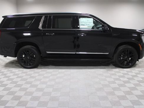 New 2026 GMC Yukon XL Elevation w/ Elevation Premium Package AWD/4WD image 13