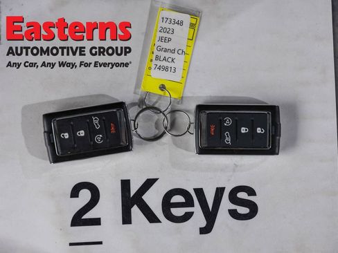 Used 2023 Jeep Grand Cherokee L Laredo AWD/4WD image 27