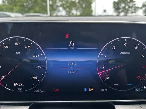 Used 2025 Mercedes-Benz GLC 300 4MATIC image 22
