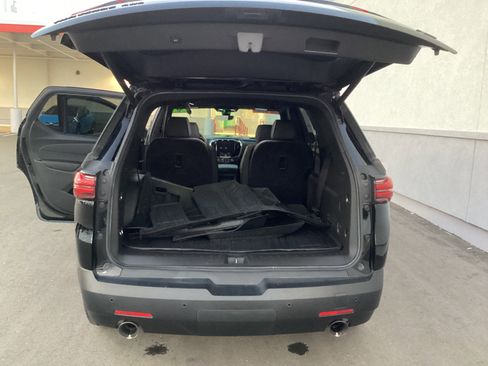 Used 2022 Chevrolet Traverse RS image 8