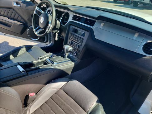 Used 2010 Ford Mustang Premium image 20