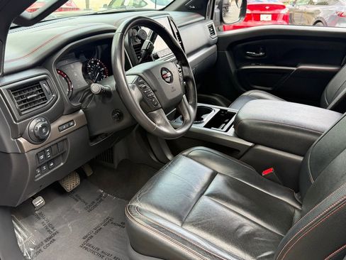 Used 2020 Nissan Titan PRO-4X w/ Pro-4x Convenience Package image 24