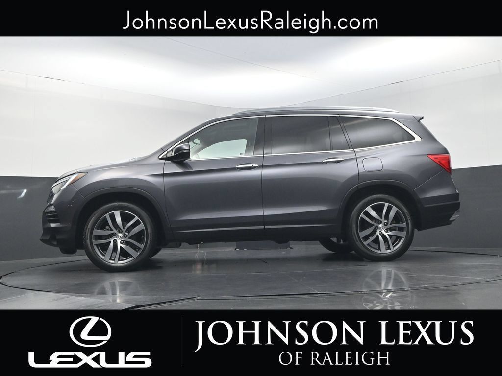 Used 2017 Honda Pilot Touring image 22