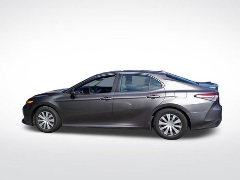 Used 2019 Toyota Camry LE FWD image 4