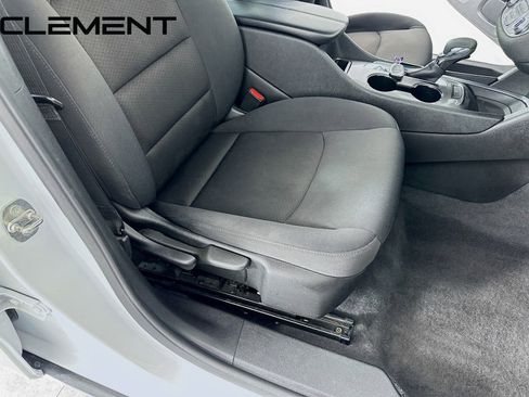 Used 2021 Chevrolet Malibu LT image 32