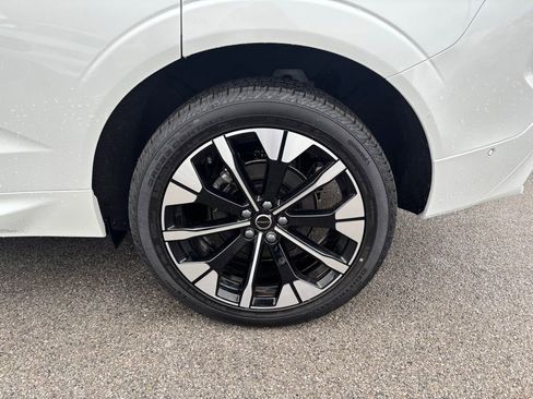 Certified 2026 Volvo XC60 B5 Plus w/ Protection Package Premier AWD/4WD image 33