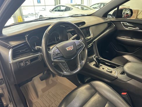 Used 2021 Cadillac XT5 Premium Luxury w/ LPO, Floor Liner Package image 25