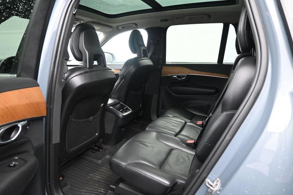 Used 2022 Volvo XC90 T6 Momentum w/ Climate Package AWD/4WD image 25