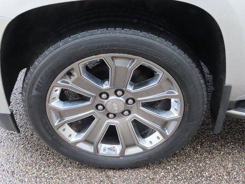 Used 2015 GMC Yukon XL Denali w/ Enhanced Security Package image 15