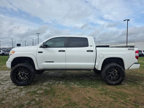 Used 2017 Toyota Tundra SR5 w/ SR5 Upgrade Package image 4