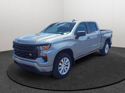 New 2026 Chevrolet Silverado 1500 Custom RWD image 3