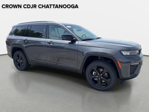 New 2026 Jeep Grand Cherokee L Limited w/ Limited Altitude Package AWD/4WD image 2