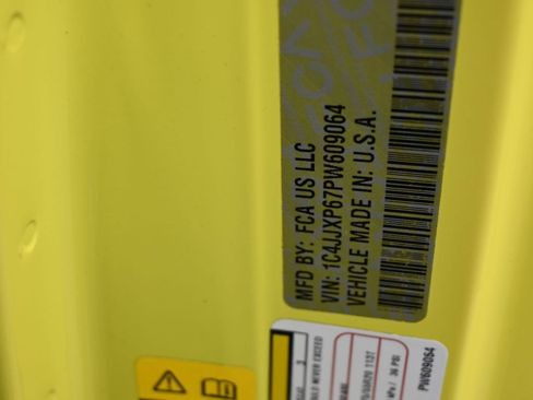 Used 2023 Jeep Wrangler Unlimited Sahara image 16