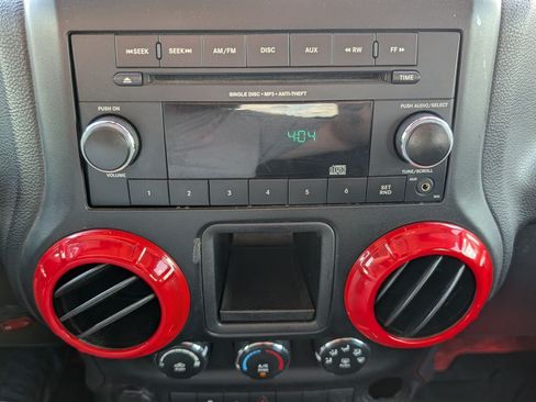 Used 2013 Jeep Wrangler Sport AWD/4WD image 15