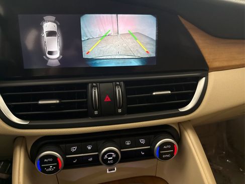 Used 2019 Alfa Romeo Giulia Ti w/ Quick Order Package 22Z Lusso RWD image 38
