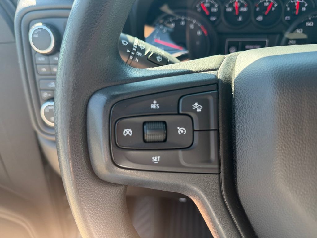 Used 2023 Chevrolet Silverado 1500 Custom AWD/4WD image 31