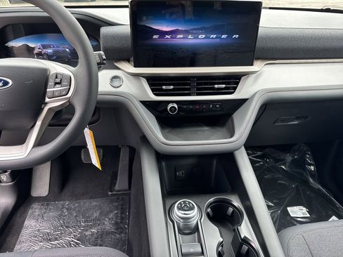 New 2026 Ford Explorer Active RWD image 28