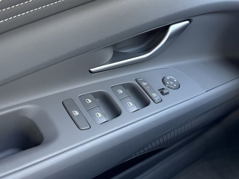 New 2026 Hyundai Elantra SEL Sport FWD image 16