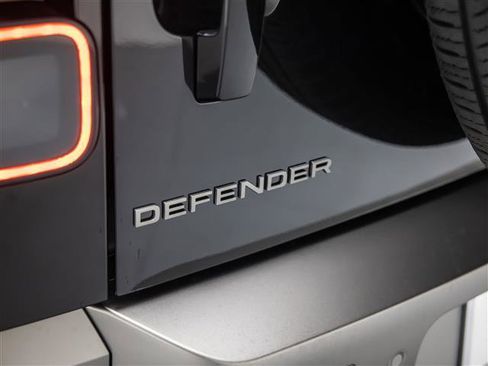 New 2026 Land Rover Defender 110 S AWD/4WD image 32