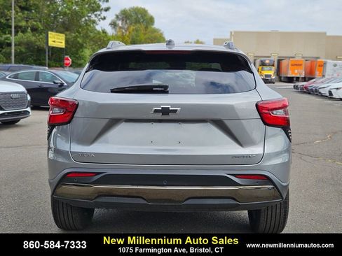 Used 2025 Chevrolet Trax ACTIV w/ Driver Confidence Package image 4