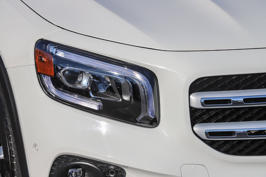 Used 2022 Mercedes-Benz GLB 250 w/ Premium Package Lite image 5