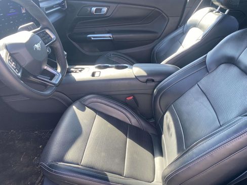 Used 2024 Ford Mustang Premium image 13