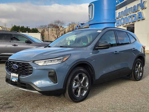 Used 2025 Ford Escape ST-Line w/ Cold Weather Package image 1