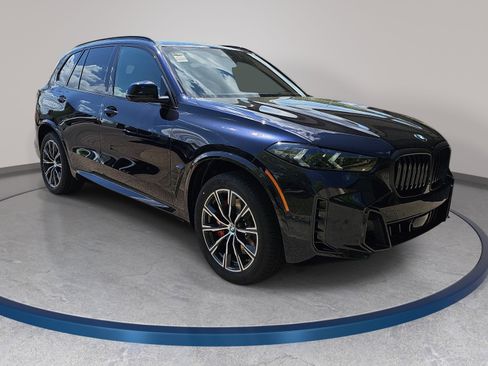 New 2026 BMW X5 xDrive40i w/ M Sport Package AWD/4WD image 3