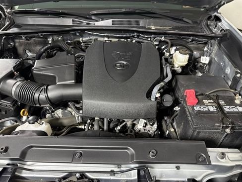 Used 2023 Toyota Tacoma SR AWD/4WD image 39