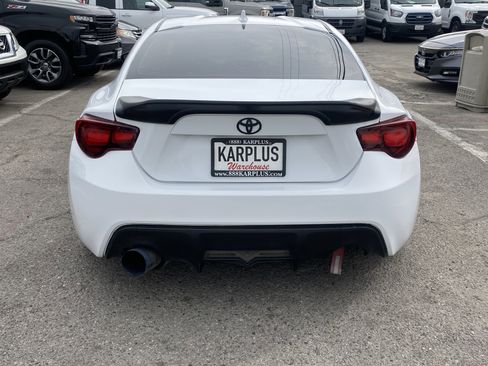 Used 2015 Scion FR-S image 8