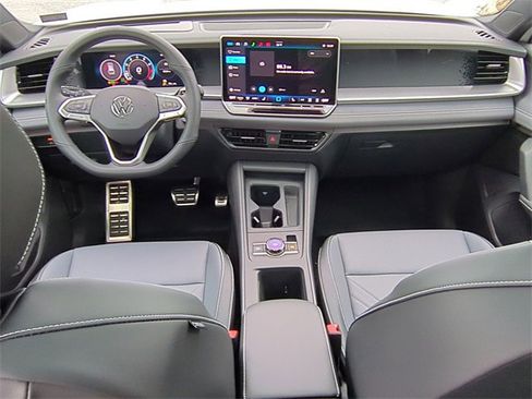 New 2026 Volkswagen Tiguan SE R-Line image 17