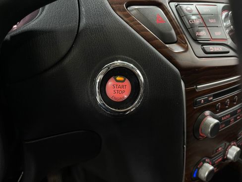 Used 2019 Nissan Pathfinder Platinum image 21