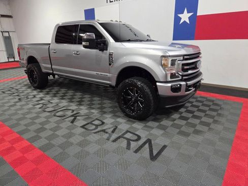 Used 2020 Ford F350 Platinum w/ FX4 Off-Road Package image 15
