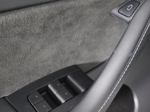 Used 2023 Tesla Model Y AWD image 19