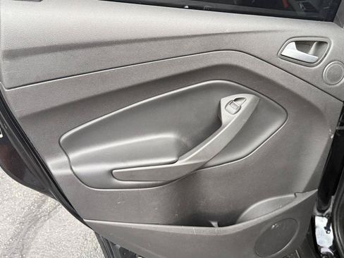 Used 2019 Ford Escape Titanium FWD image 18