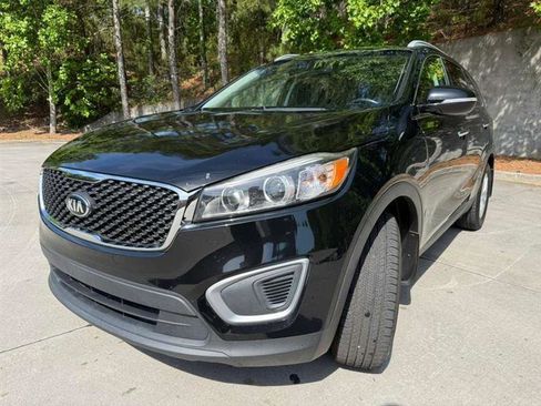 Used 2017 Kia Sorento FWD w/ LX Convenience Package image 3